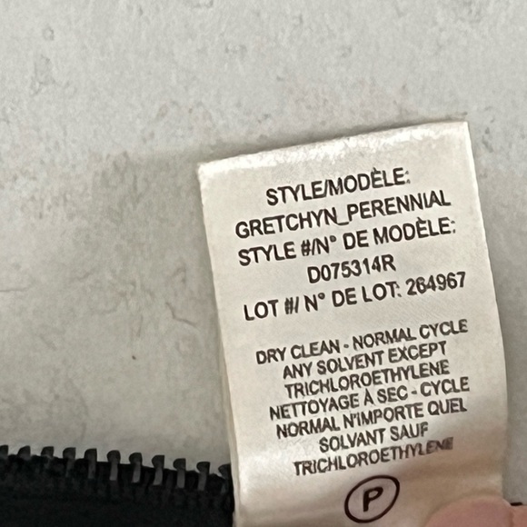 Theory/ Tweed Mini skirt/ Wool blend/ Zippered/ Black & white/ Size US 4 - Picture 12 of 15